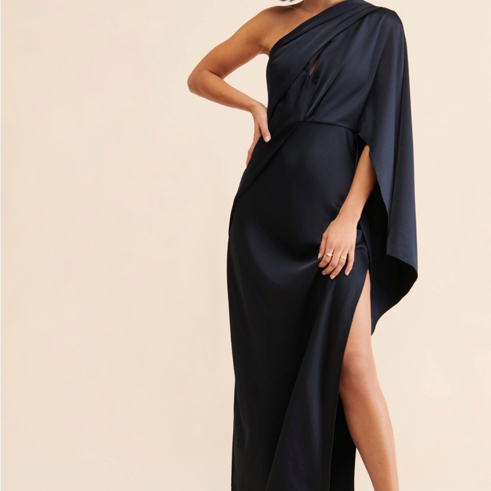 Elegant Black One-Shoulder Dress